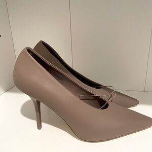 NWT Primark Size 7 Taupe Pumps